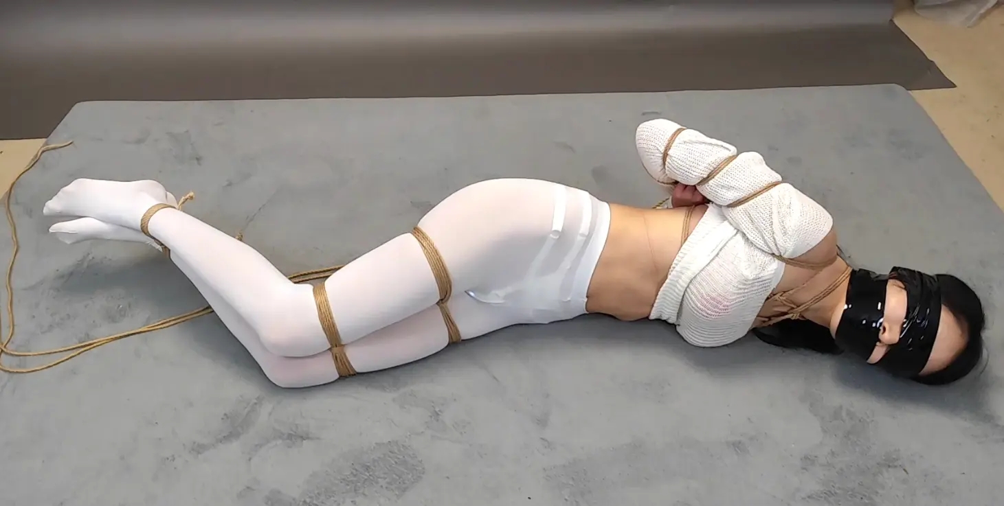 白丝体育生 真空绑胸 啵啵贝 严厉的马步和五花紧缚惩罚