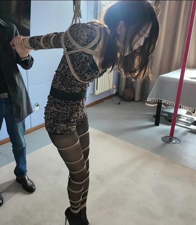 一绳所爱定拍，魏灿直臂吊缚