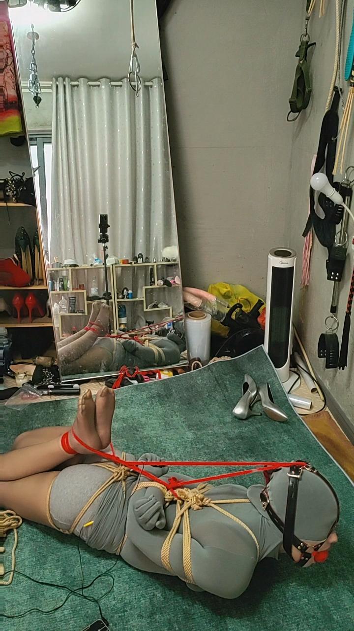 文慧性感皮肤衣