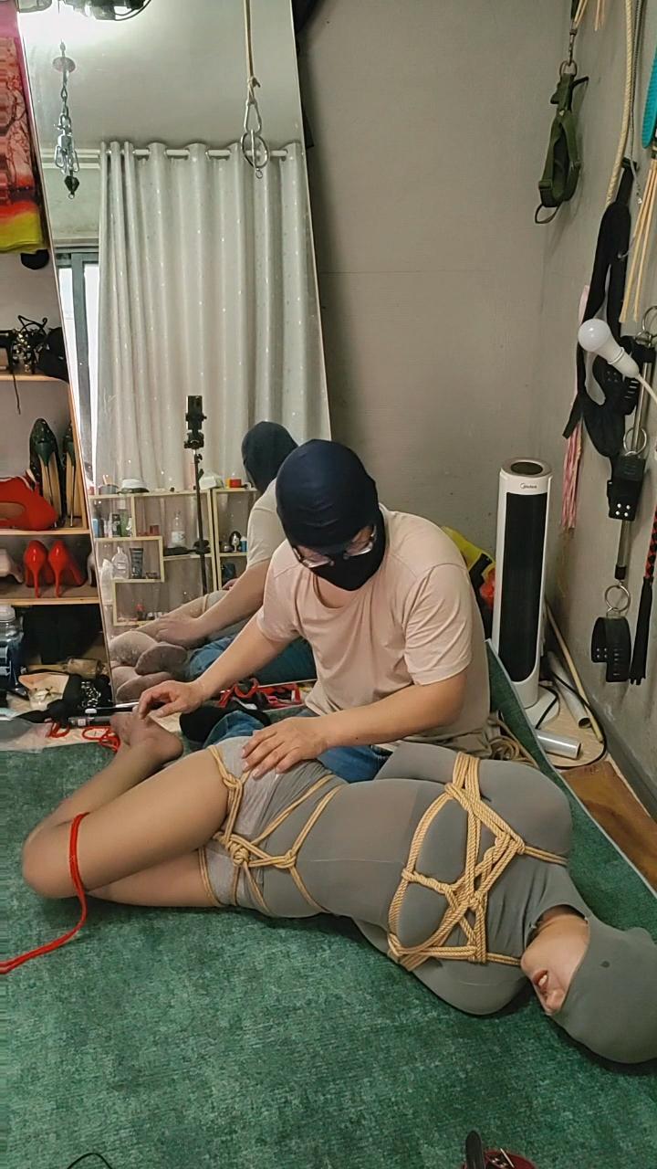 文慧性感皮肤衣