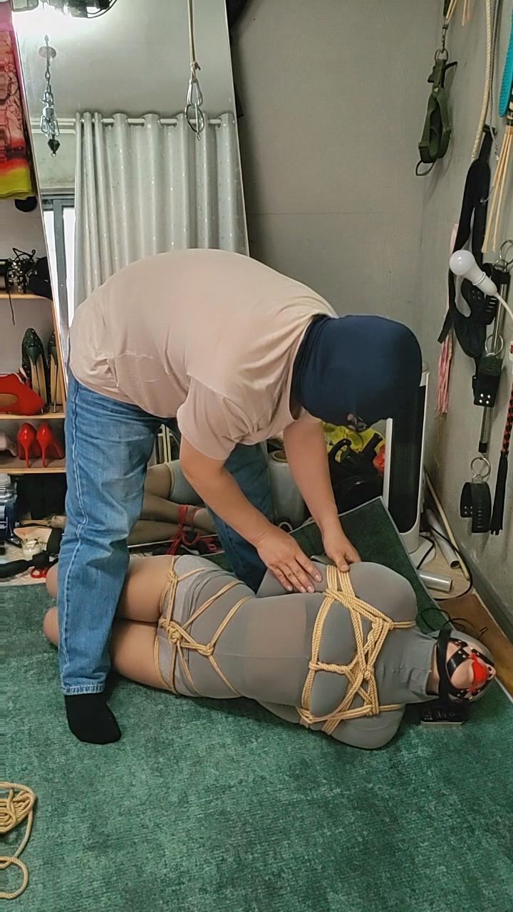 文慧性感皮肤衣